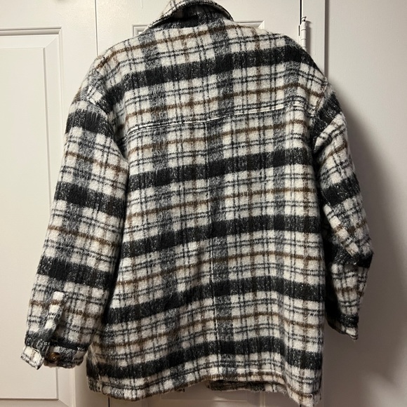 Target Universal Thread Shacket - Picture 4 of 9